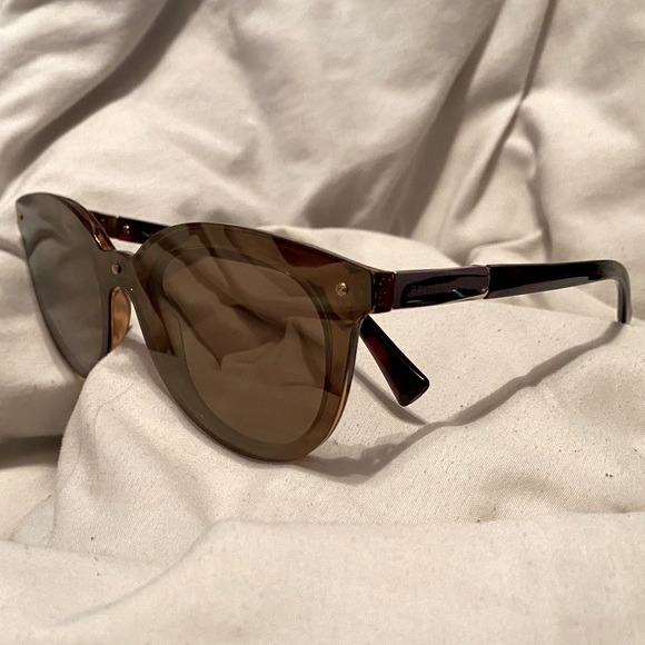 Prive Revaux Sunglasses - Picture 4 of 6